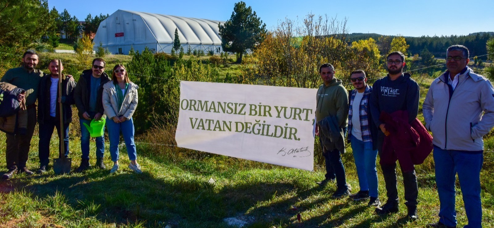 Kastamonu Üniversitesi Bilgi İşlem Daire Başkanlığı Çalışanları 20 Fidanı Toprakla Buluşturdu